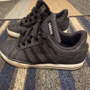 Adidas Neo Daily Sneaker sz 4.5 Grey